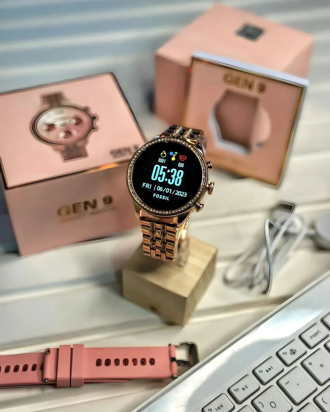 Round Rose Gold Gen Dia mond Edition Smartwatch Smartwatch (Rose