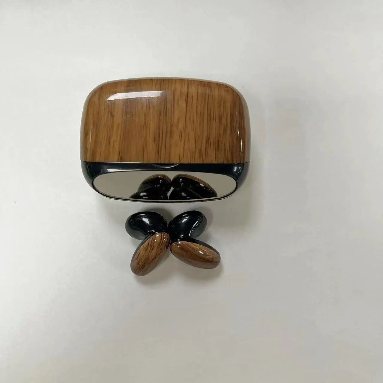 M-35 Bluetooth Wireless Earphones with 13mm Drivers, 50  with power bank