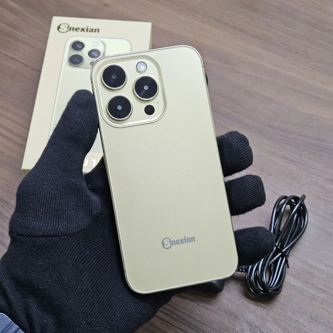 Smartphone snexia BOLD phone keypad ￼