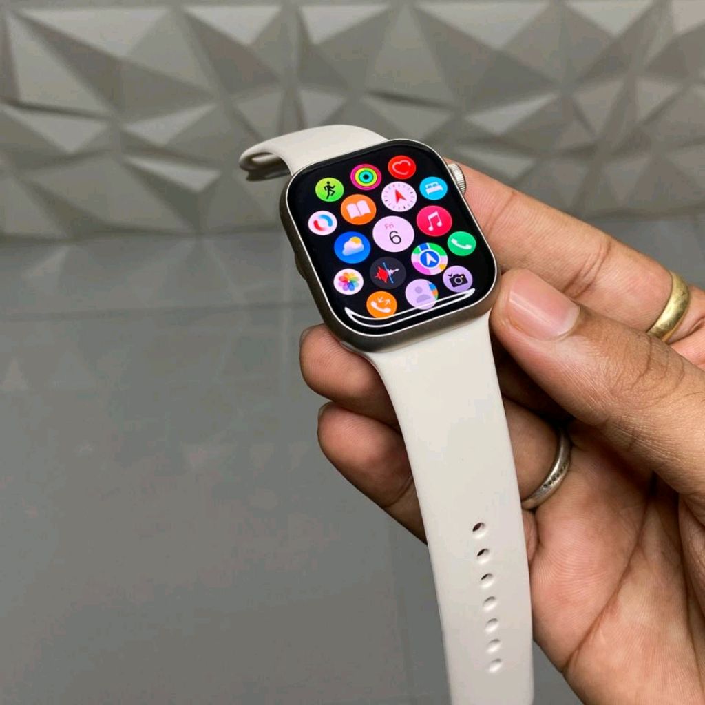 Hello Watch 3 Pro Plus SmartWatch 45mm With Super AMOLED Display, IP68 Rating, NFC, Compass, Always On Display, Sport Watch And 4GB Internal Storage