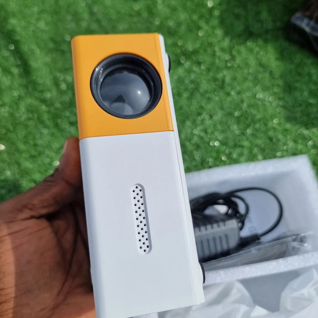 Mini Portable (600 Lumens Video 1080P)High Resolution LED Projector YG-300